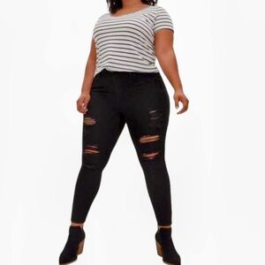 Torrid Black Distressed Sky High Skinny Jeans